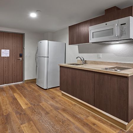萨尔蒂约画廊长住套房酒店 外观 照片