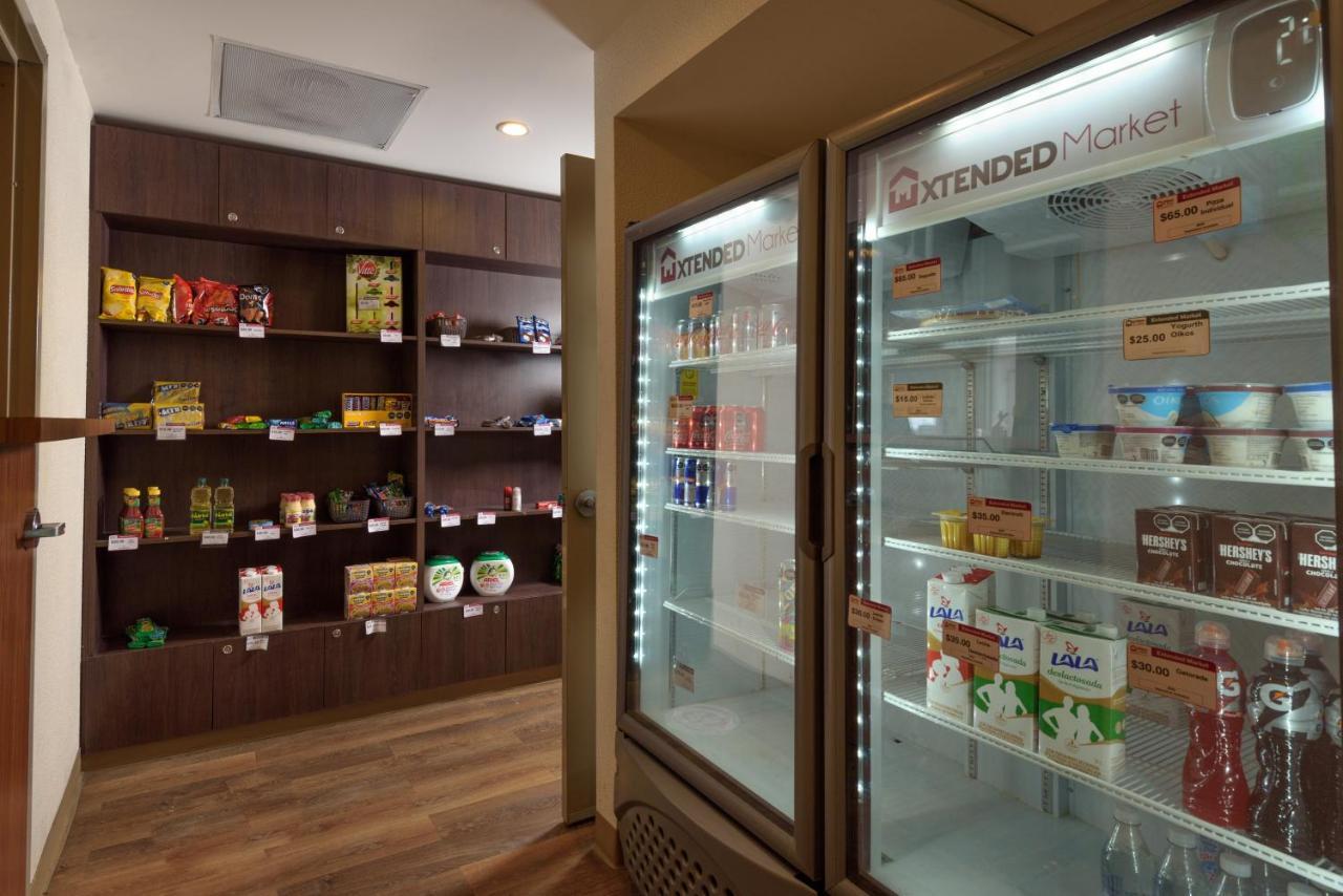 萨尔蒂约画廊长住套房酒店 外观 照片
